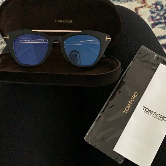 Tom Ford Anna Blue Block Glasses - Picture 3 of 4